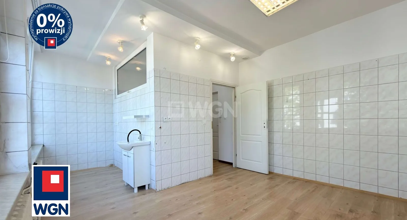 Lokal usługowy na  wynajem Łaziska Górne - Lokal użytkowy 34,80 m2 na wynajem - Łaziska Górne, ul. Mickiewicza 2A.