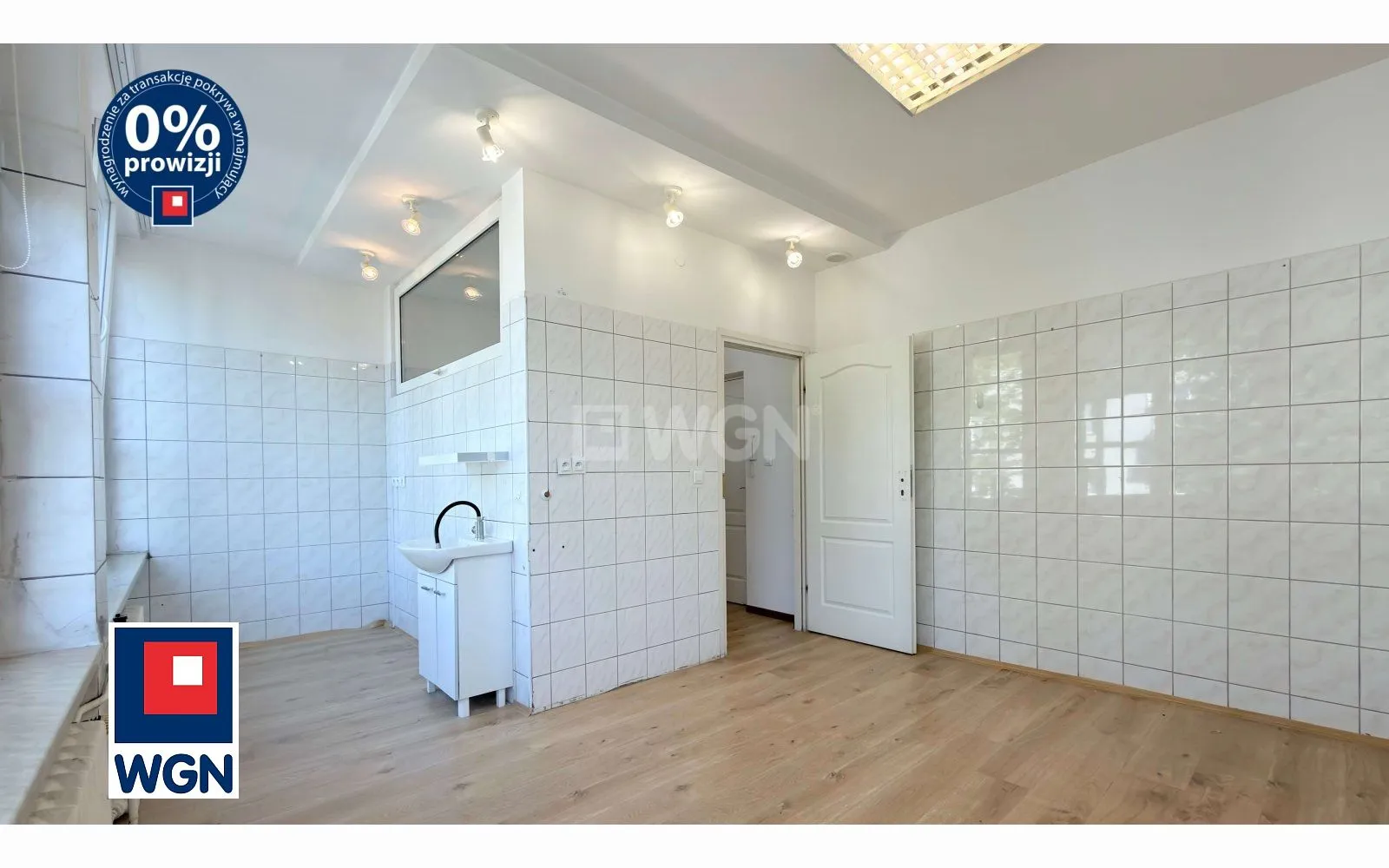 Lokal usługowy na  wynajem Łaziska Górne - Lokal użytkowy 34,80 m2 na wynajem - Łaziska Górne, ul. Mickiewicza 2A.